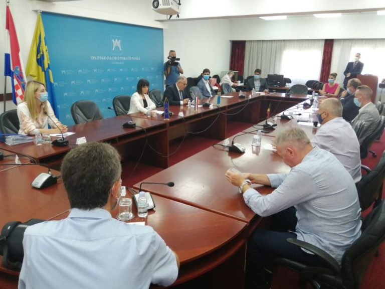 Video: Ministrica Tamišak u Splitu uručila sedam ugovora o sufinanciranju projekata vrijednih 22 milijuna kuna