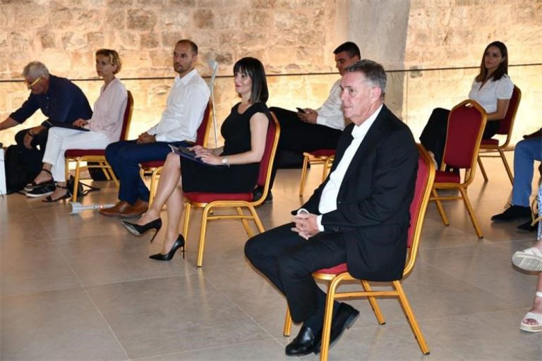 Ministrica Tramišak na Hvaru: „Više od 7,5 milijardi kuna je uloženo u razvojne projekte na području naših otoka„