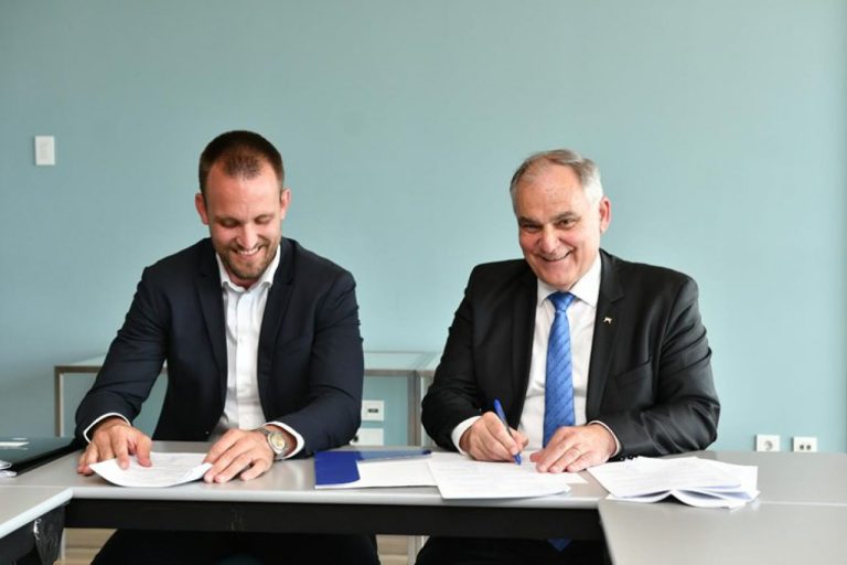Uručeni novi ugovori iz programa Ministarstva regionalnoga razvoja i fondova Europske unije