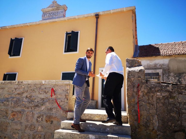 Otvoren društveni dom u Bogomolju na Hvaru