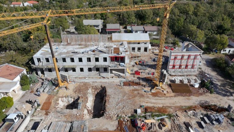 FOTO: Ovo je jedini novi dom za starije, a gradi se u – školi! Doznali smo i tri budu-e lokacije; oživit -e Zagoru