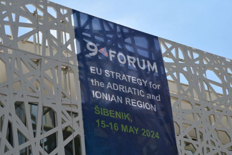 U Å ibeniku održana konferencija o budu-nosti Interrega u organizaciji Europskog odbora regija i suradnji s Interactom te hrvatskim predsjedništvom EUSAIR-a